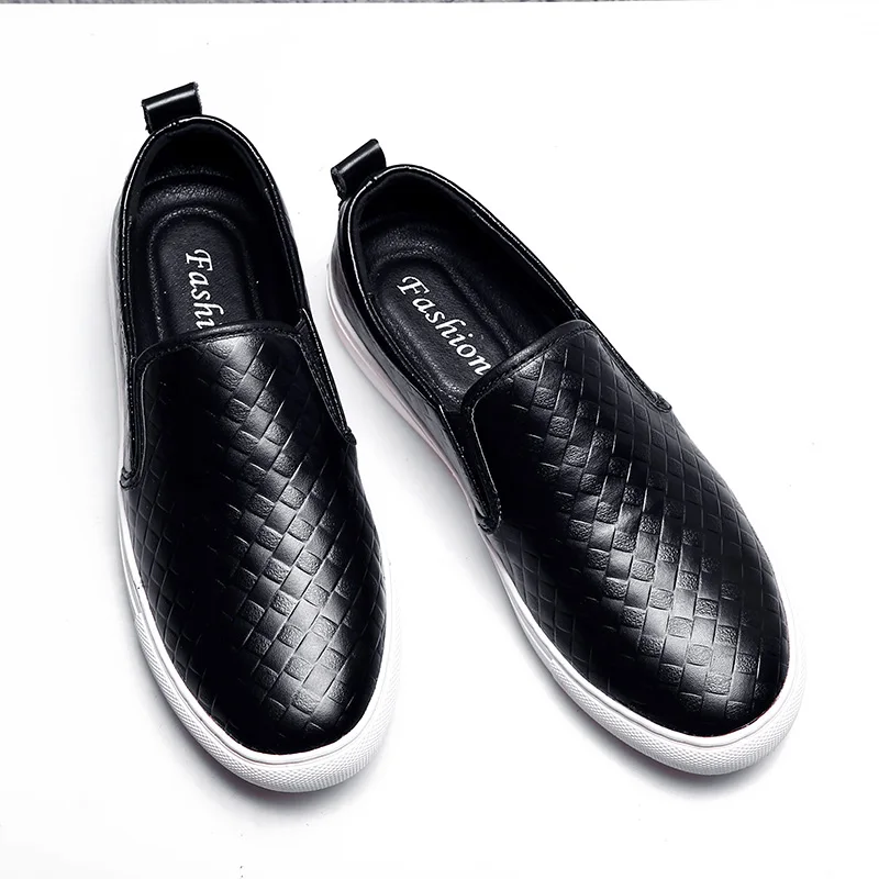 2024 Summer New Loafers for Men Fashion Concise Small Black Shoes Trend Embossed Board Shoes Comfortable Low Top Casual Sneakers