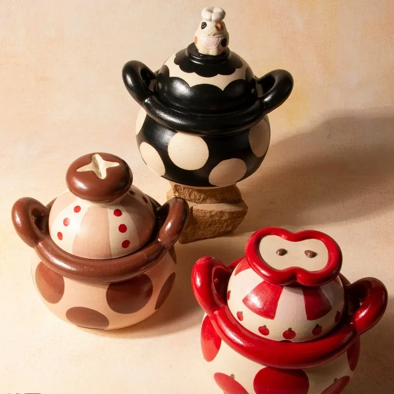 Handmade cute casserole, soil pot, household cooking rice, soup pot, porridge, rice, open flame, high temperature resistance
