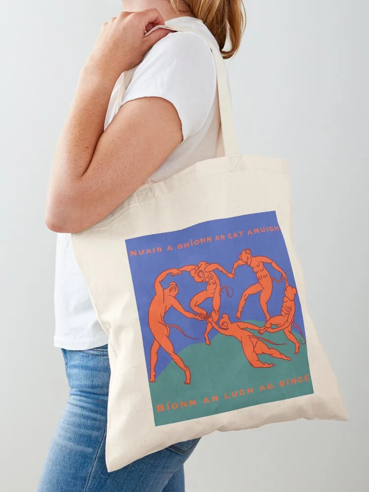 

Nuair a bhíonn an cat amuigh bíonn an luch ag rince- seanfhocal Tote Bag custom fabric bag Women bags Shopper handbag