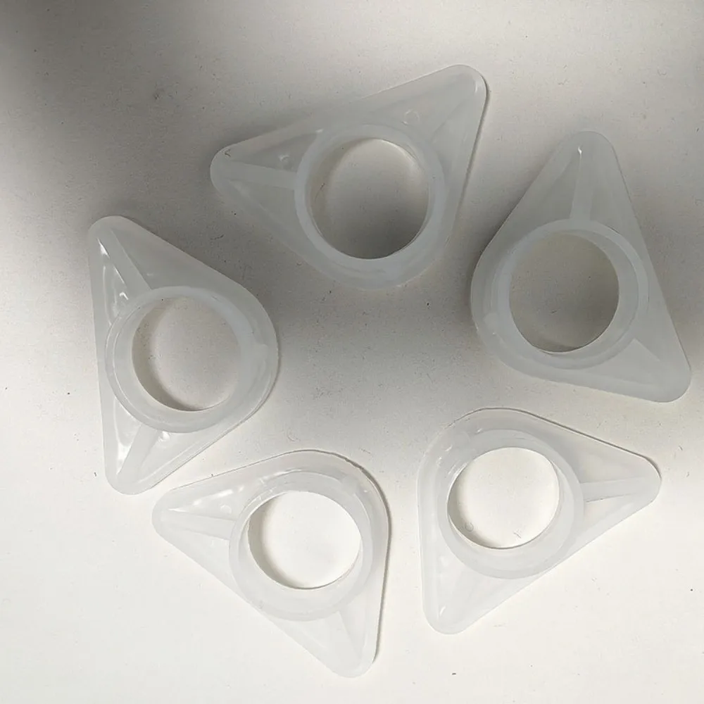 1pcs Triangular Shape Faucet Stabilizer Plates Round Hole Anti-Slip Stabilization Plate Plastic Faucet Brace for Sink Faucet