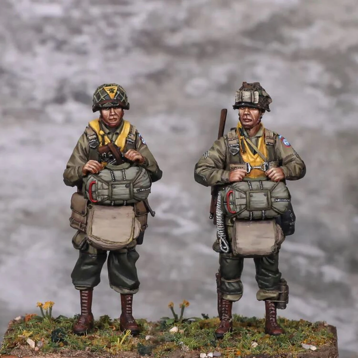 

1/35 resin soldier model GK - American paratrooper - unassembled and unpainted DIY kit - 72