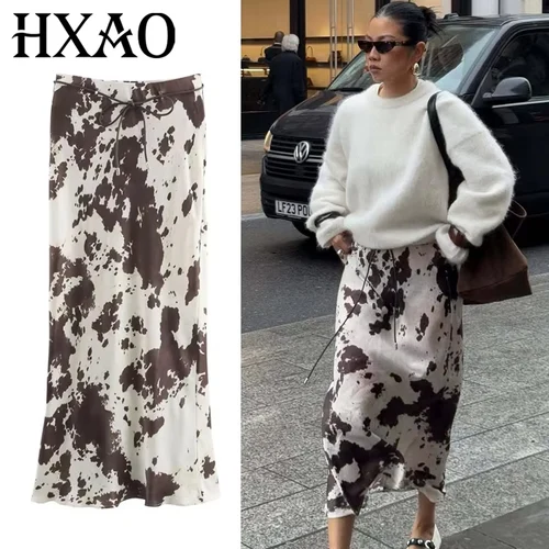 HXAO-faldas largas con estampado Vintage para mujer, falda de satén con tinte anudado, cinturón, faldas elegantes de cintura alta, 2025