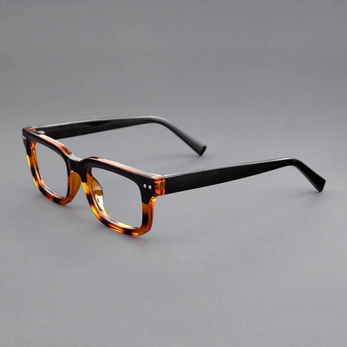 The New Nerdy Tortoiseshell Small-framed Glasses Feature A Retro Japanese Oval Anti-blue Light Frame and Temple, Which Is Fashio