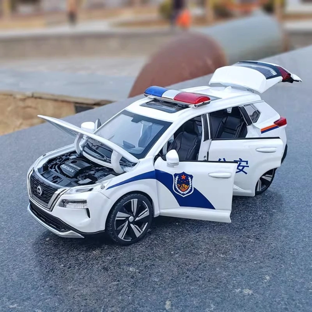 X-trail – voiture de Police, échelle 1:32, modèle SYLPHY, jouet en alliage moulé sous pression, portes ouvertes, modèles de véhicules à traction, lumière sonore, cadeaux pour garçons