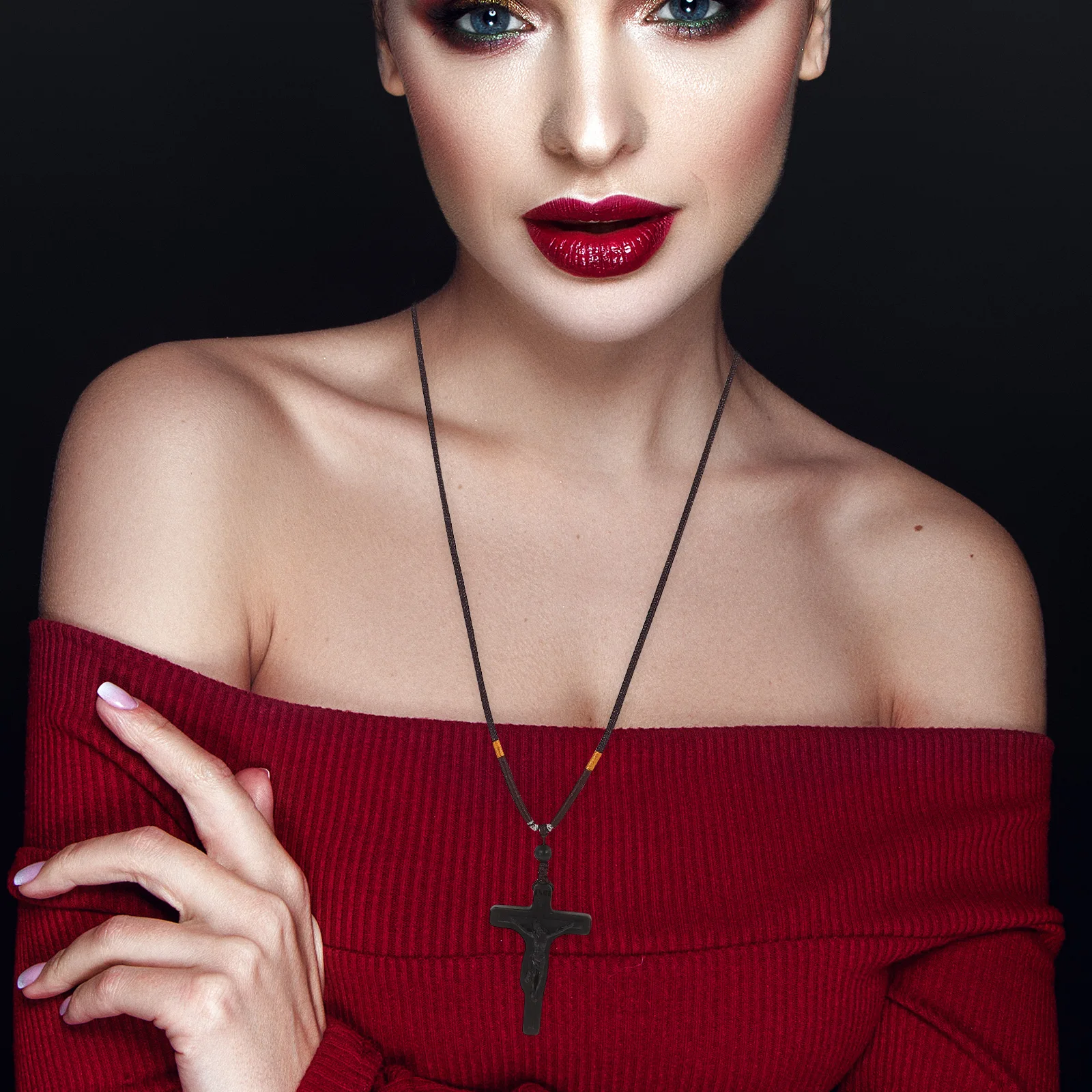 

Wooden Cross Pendant Necklace Craft Hollow Out nament Resistant Fade Smooth Surface Strong Thick Safe Reliable