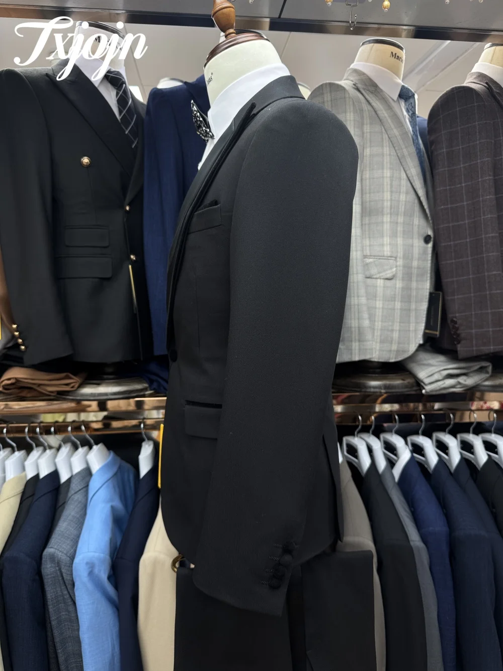 Elegant Men Suit Wear 2025 Formal Peak Lapel Men Party Tuxedo Handsome Men's Suit Dancing Wear Real Shoot Customized