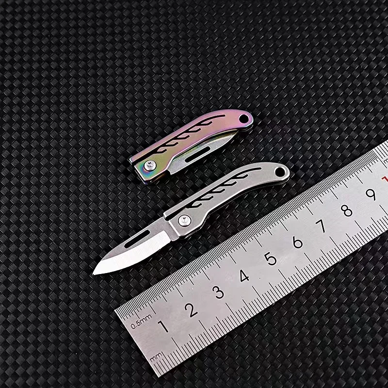 New Titanium Alloy Mini Portable Keychain with High Hardness D2 Steel Sharp Knife Portable Unpacking and Express Delivery Knife