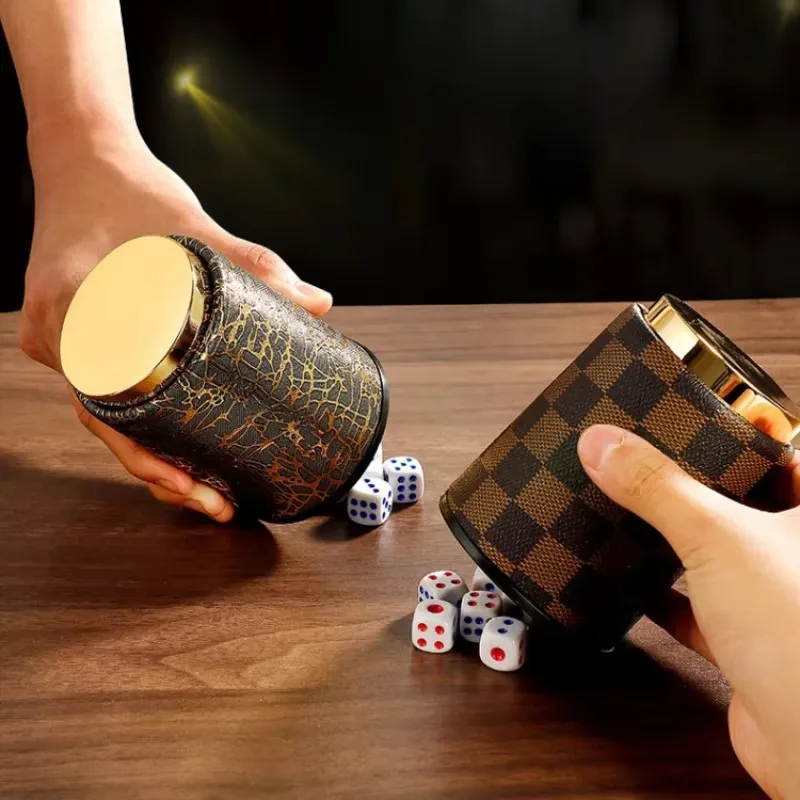 Dices Shake Container with 6 Dices Set Dices Cup Leathers Stable Sturdy Comfortable Hand Feeling Dices Shake Container