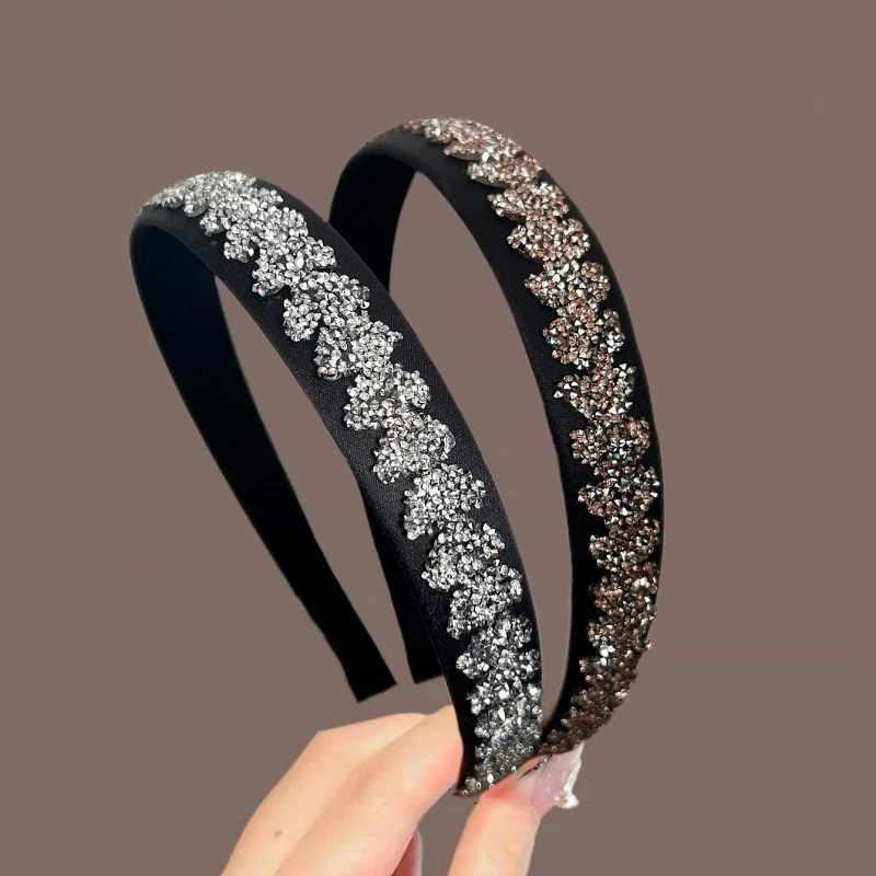 

1pc Black wide edge hair band for women, simple and caring, high-end inlaid drill bit band, versatile outdoor hair accessories