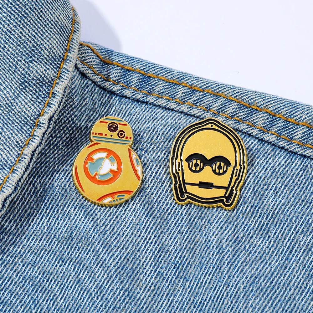 Creative Sci-Fi Alien Shape Enamel Brooch Decorative Lapel Pin for Backpack Clothing and Hat Fashion Jewelry Gift