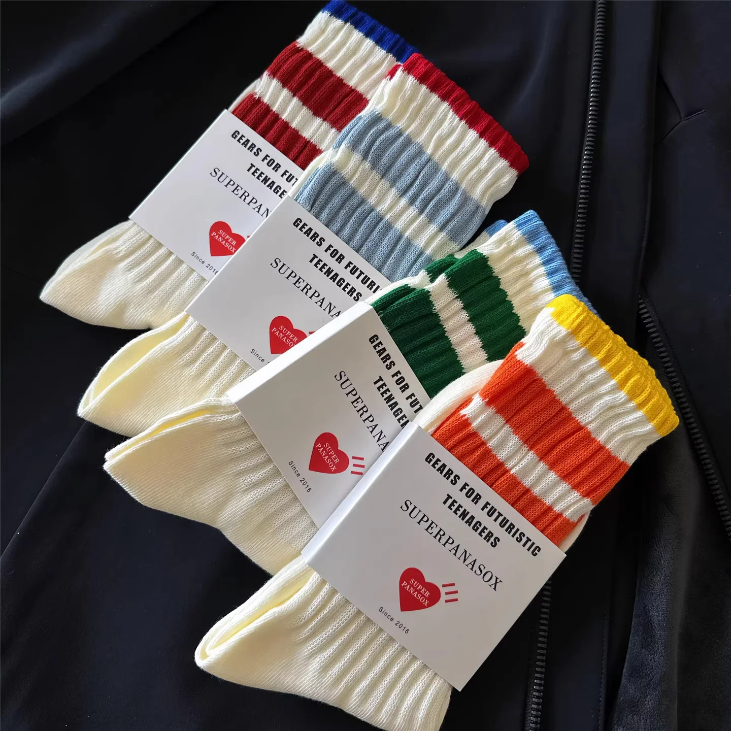Men's socks 4 Pairs Korean INS Contrasting striped mid tube socks cotton casual versatile fashion autumn pile socks
