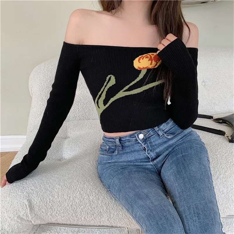 Atasan rajut pendek seksi musim gugur untuk wanita sweter ramping motif bunga antik jumper bahu terbuka lengan panjang seksi manis