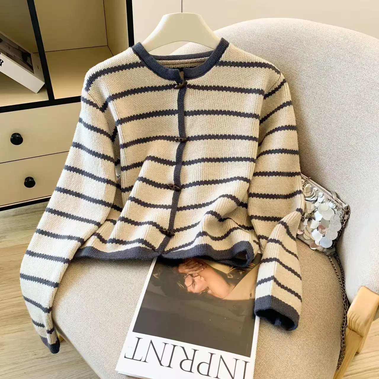 

Women's Retro Stripes Horn Button Knitted Cardigan Young Girls Fashion Female Long Sleeve Autumn Knitted Thin Coat