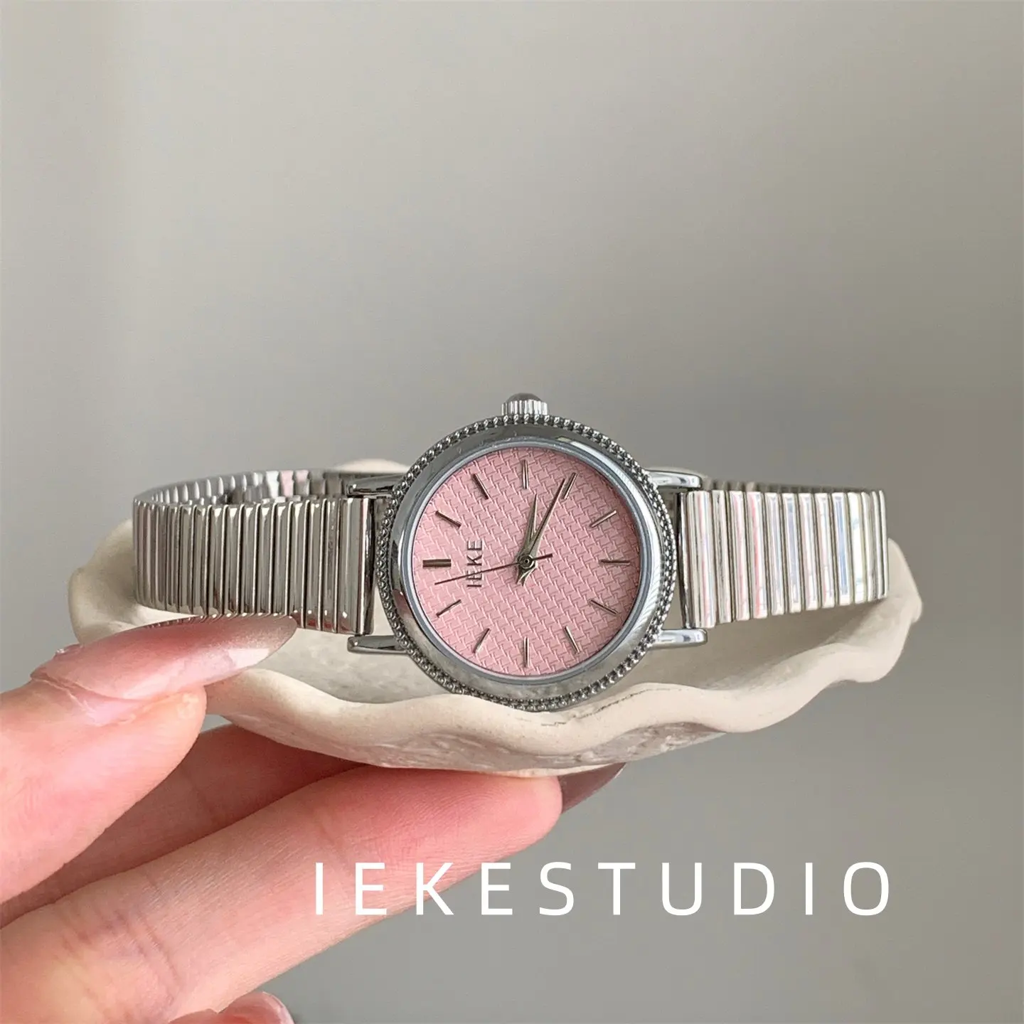 New Arrival: Elegant And Sophisticated Light Pink Women'S Wristwatch With A Minimalist Design, A Stylish New Model For 2026.