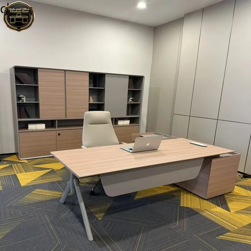 

Современный офисный стол и стул CZ Simple Modern Manager Desk – стильный комплект офисной мебели.