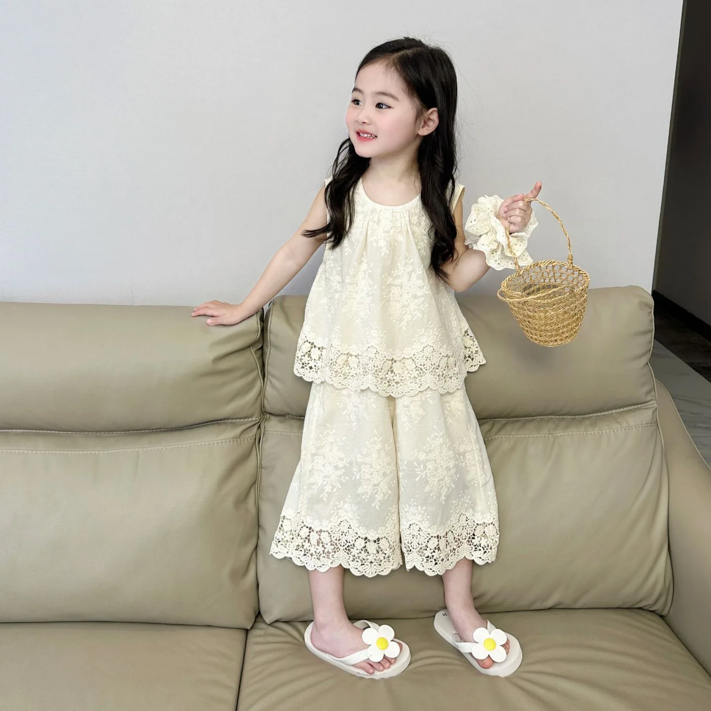 

2024 Spring/Summer Girls Short Sleeved Children's Fashionable Sports And Leisure Two Piece Set Baby Internet Red Clothes