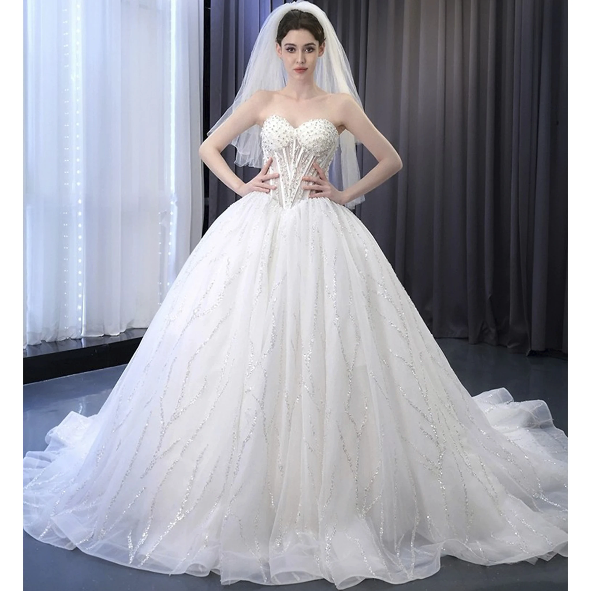 فستان زفاف Rosymae فاخر على شكل قلب وخط عنق على شكل قلب وصدرية شفافة أنيقة فستان زفاف أبيض