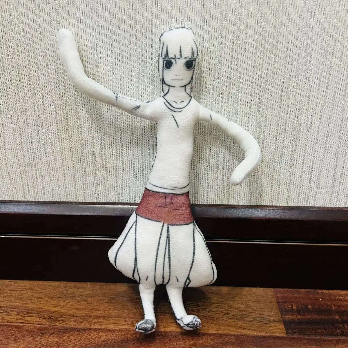 非人間エルラン・シェン大師アニメコスプレぬいぐるみ可動式抽象ボディワイヤースケルトンハロウィン小道具