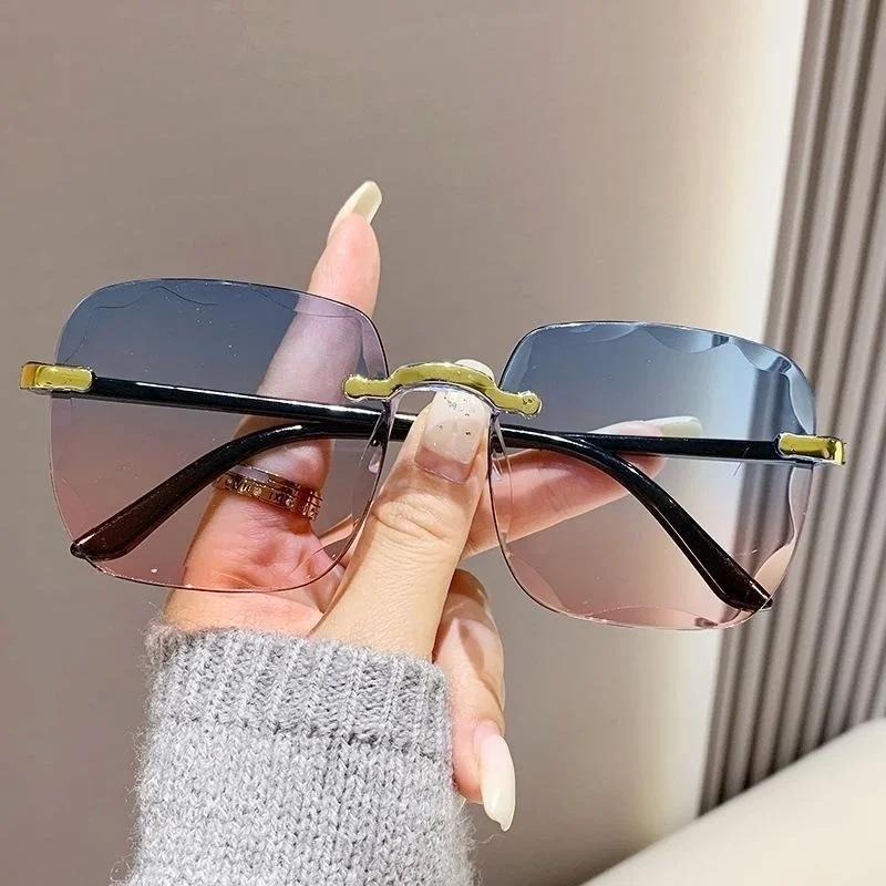 1pcs Fashion Square Glasses with Gradient Lenses, Stylish Eyewear for Multiple Occasions