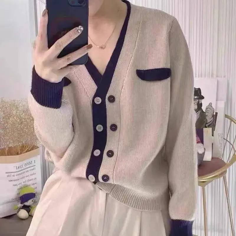 

Spring and Autumn New Knitted Cardigan Women's Double Buckle V-neck Color Blocked Striped Loose Top Coat Women Fashion Outerwear