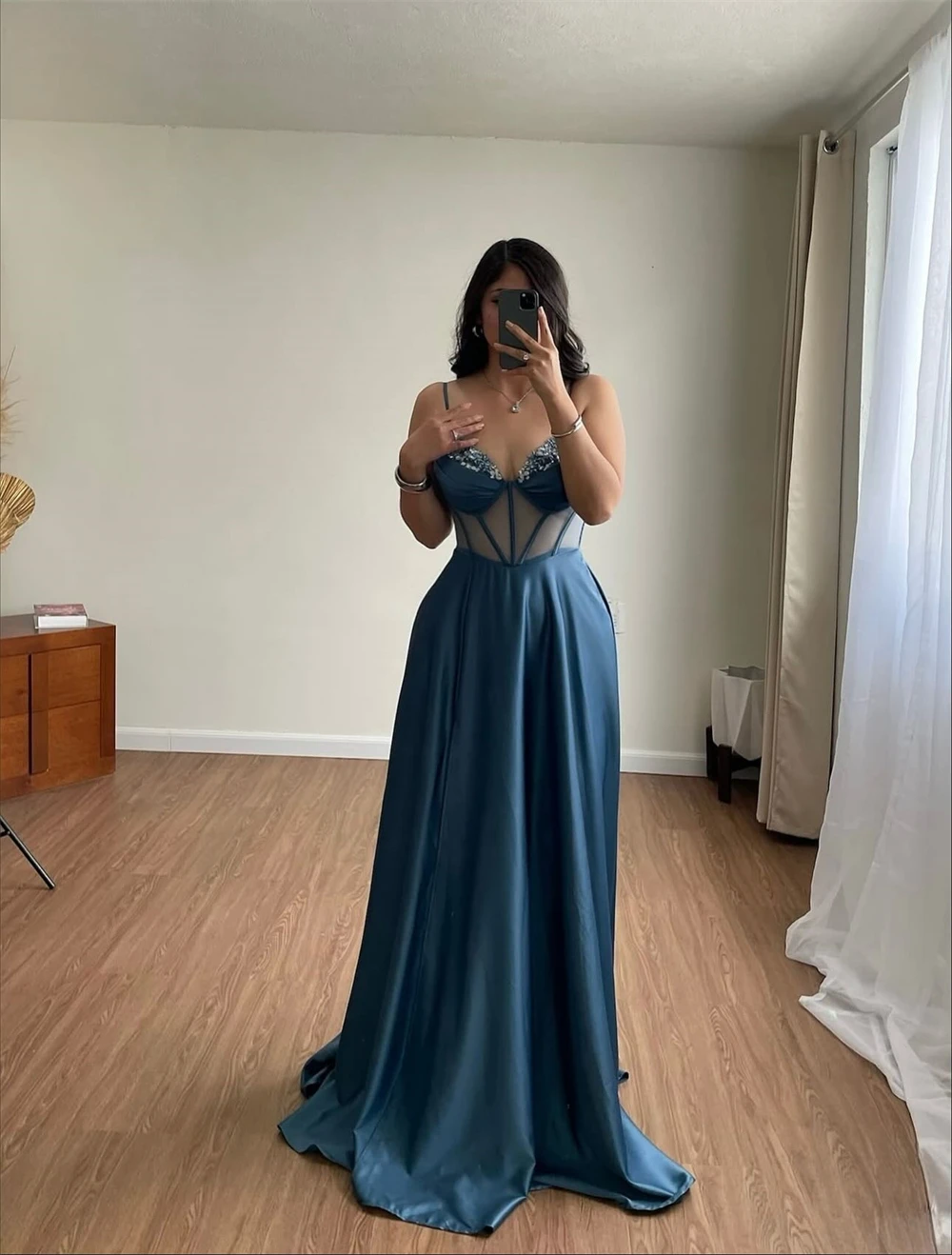 

Customized Formal Satin Evening Dresses Exquisite Strapless Sleeveless Homecoming Dresses Fashion Special Occasion Gowns