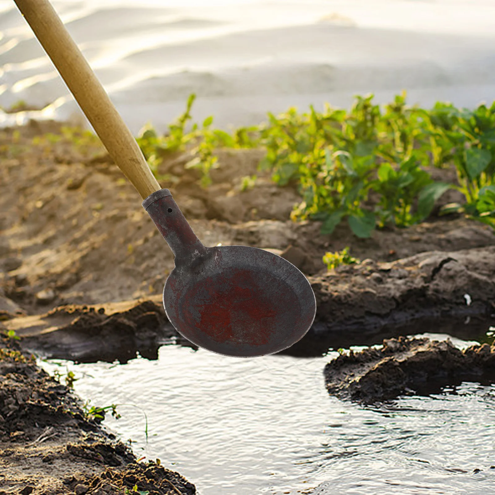 

Large Iron Round Ladle Dredging Scoop for Cleaning Drain Sludge Mud Gardening Beach Sand Sifting Soil Compost Manure Chicken