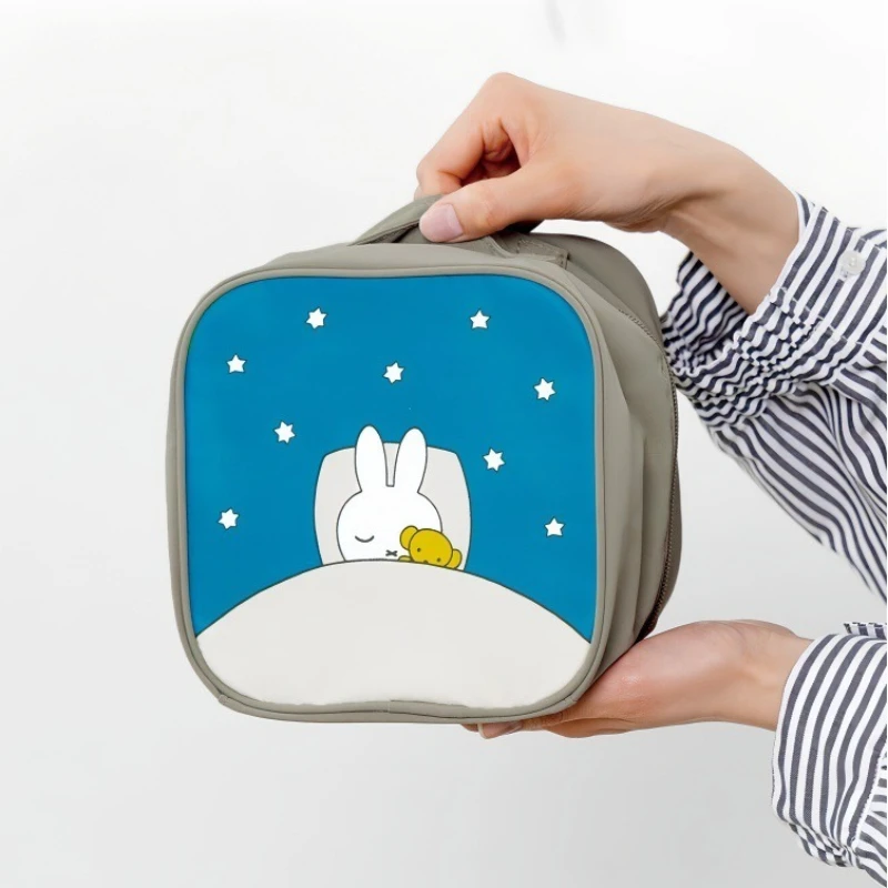 

Горячая новинка: квадратная косметичка из серии «Миффи» с креативным принтом, портативная, для путешествий, вместительная, для хранения и умывания