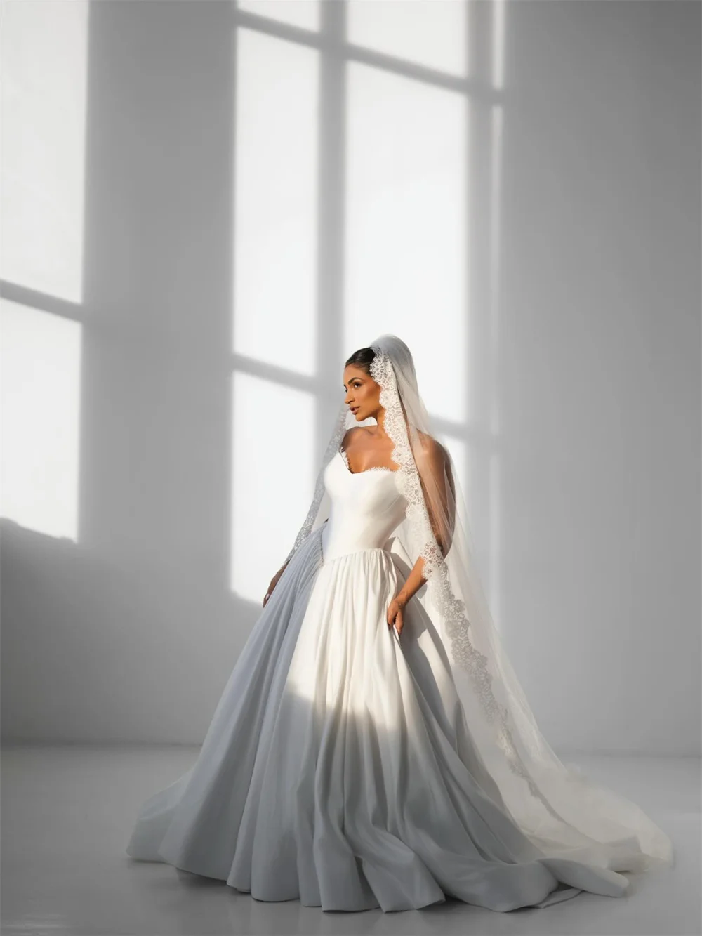 طوكيو مخصص الأبيض الحبيب الرقبة فساتين الزفاف أنيقة بلا أكمام البريدي الخلفي فستان زفاف 2025 الساتان ألف خط ثوب زفاف