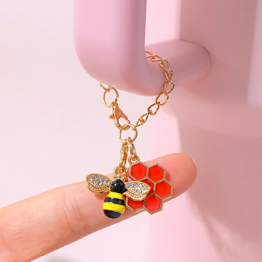 Creative Rhinestone Bee Keychain With Metal Honeycomb Anti-Loss Water Bottle Pendant Tag Women Girls Purse Decor Accessories