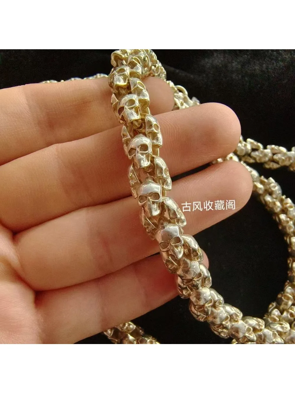 يتجمع الصين القلائد الفضية القديمة والجماجم والقلائد الفضية العرقية المصنوعة يدويًا قلادة رائعة على الموضة هدية شخصية للرجال