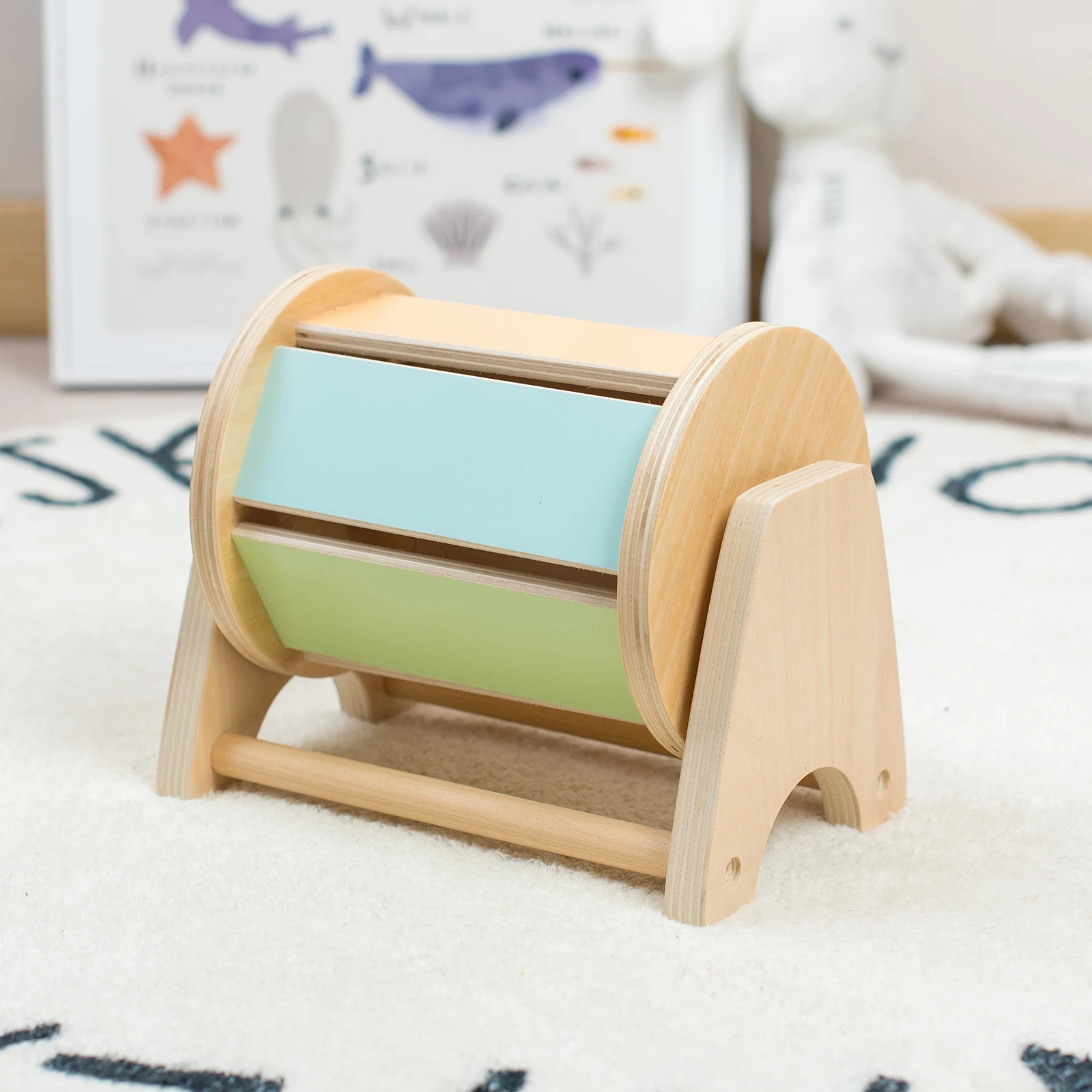 Gently rotate the macaron textile drum to feel the color changes, 360 degree roundness without burrs, caring for small hands