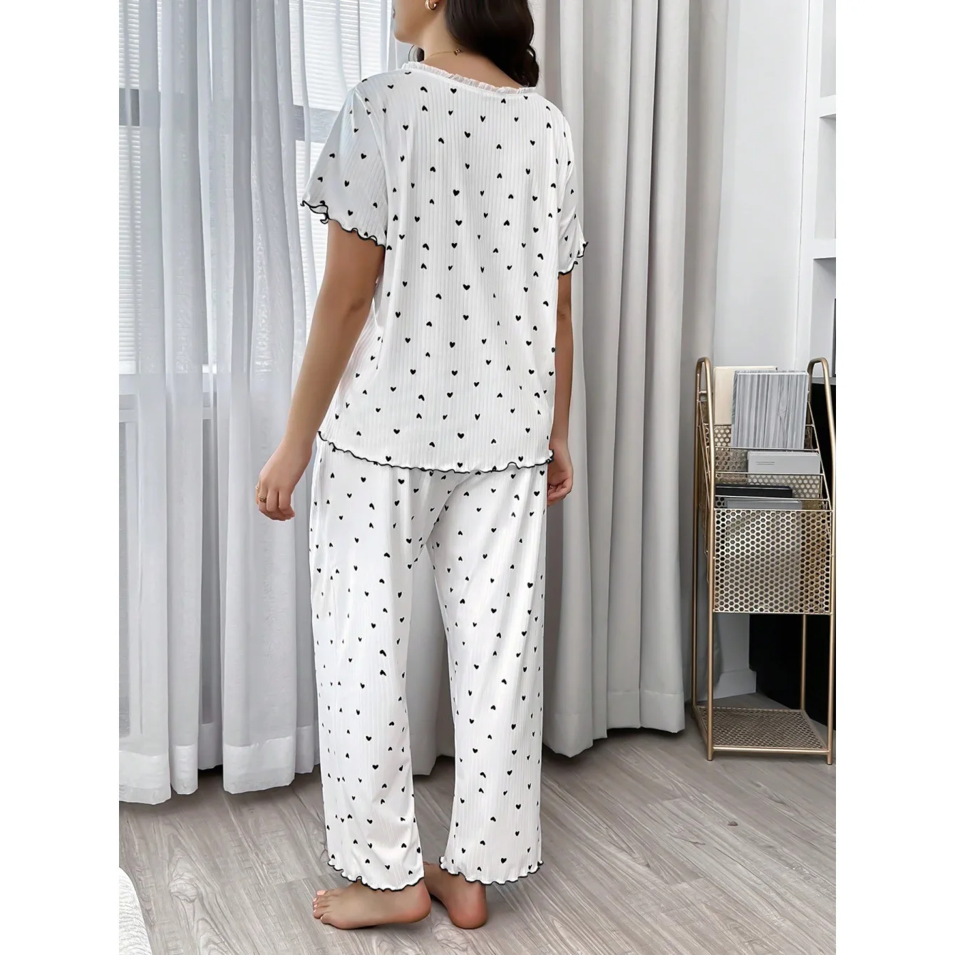 Women's Plus Size Pajamas: American-Style Loungewear with Heart Print, Rolled Hem, V-Neck, Short Sleeves, And Long Pants