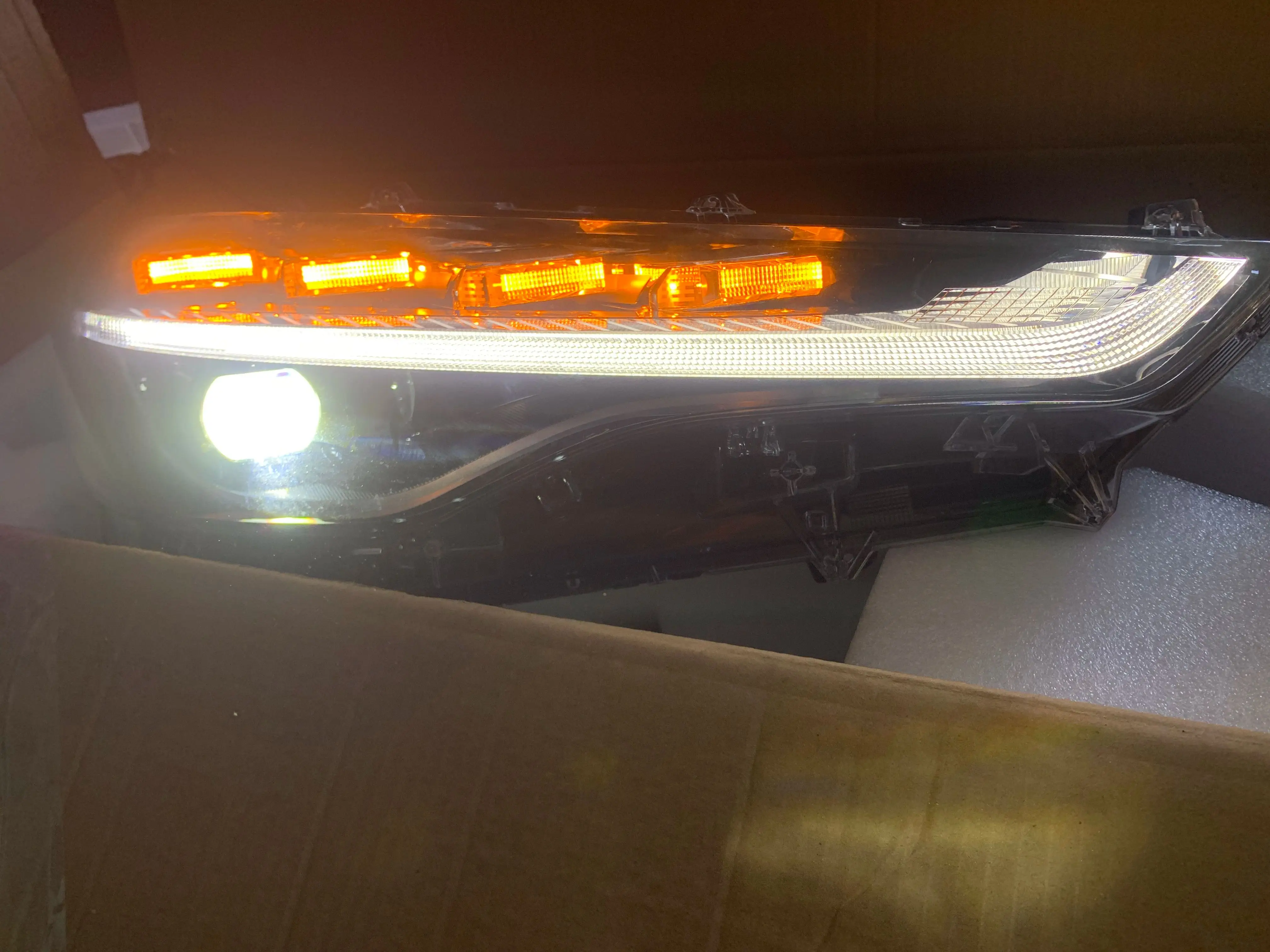 

Подходит для фар Toyota Flanders Corolla в сборе. Фары Flanders с острым высвобождением Corolla.