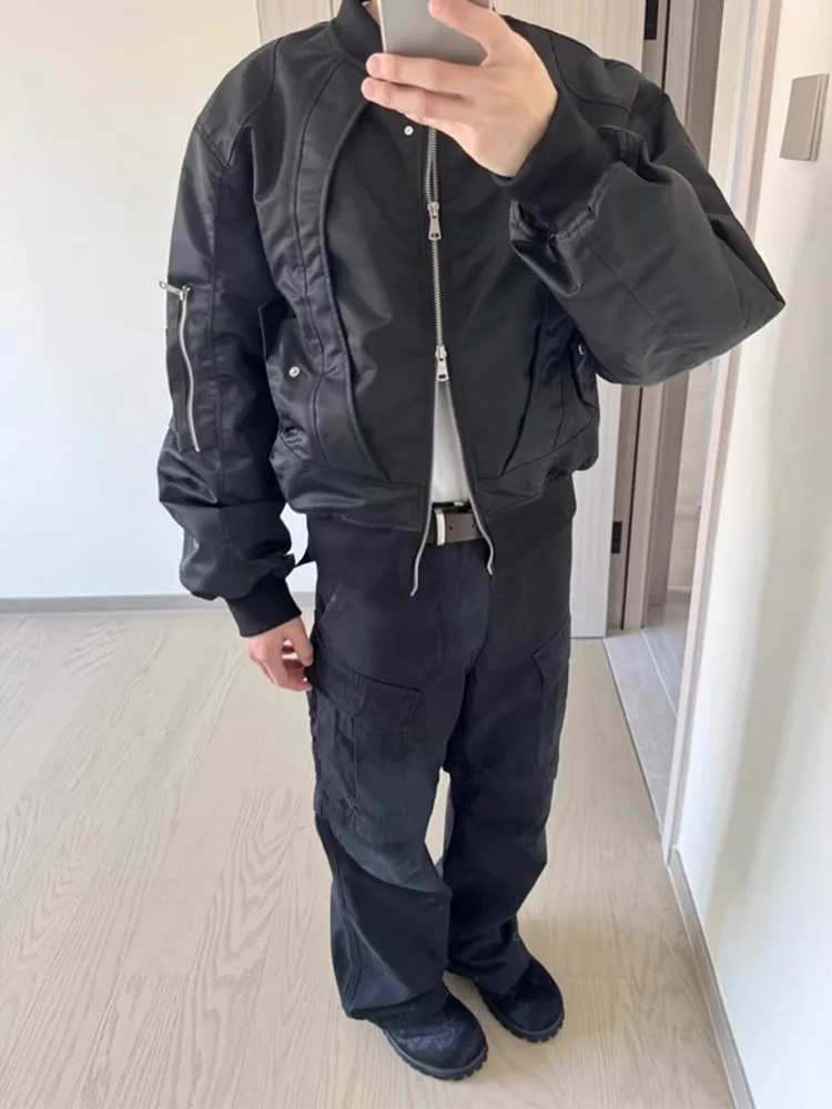 

Мужской плащ-дождевик увеличенного размера: просторный, дышащий, для свободы движений, в непринужденном стиле