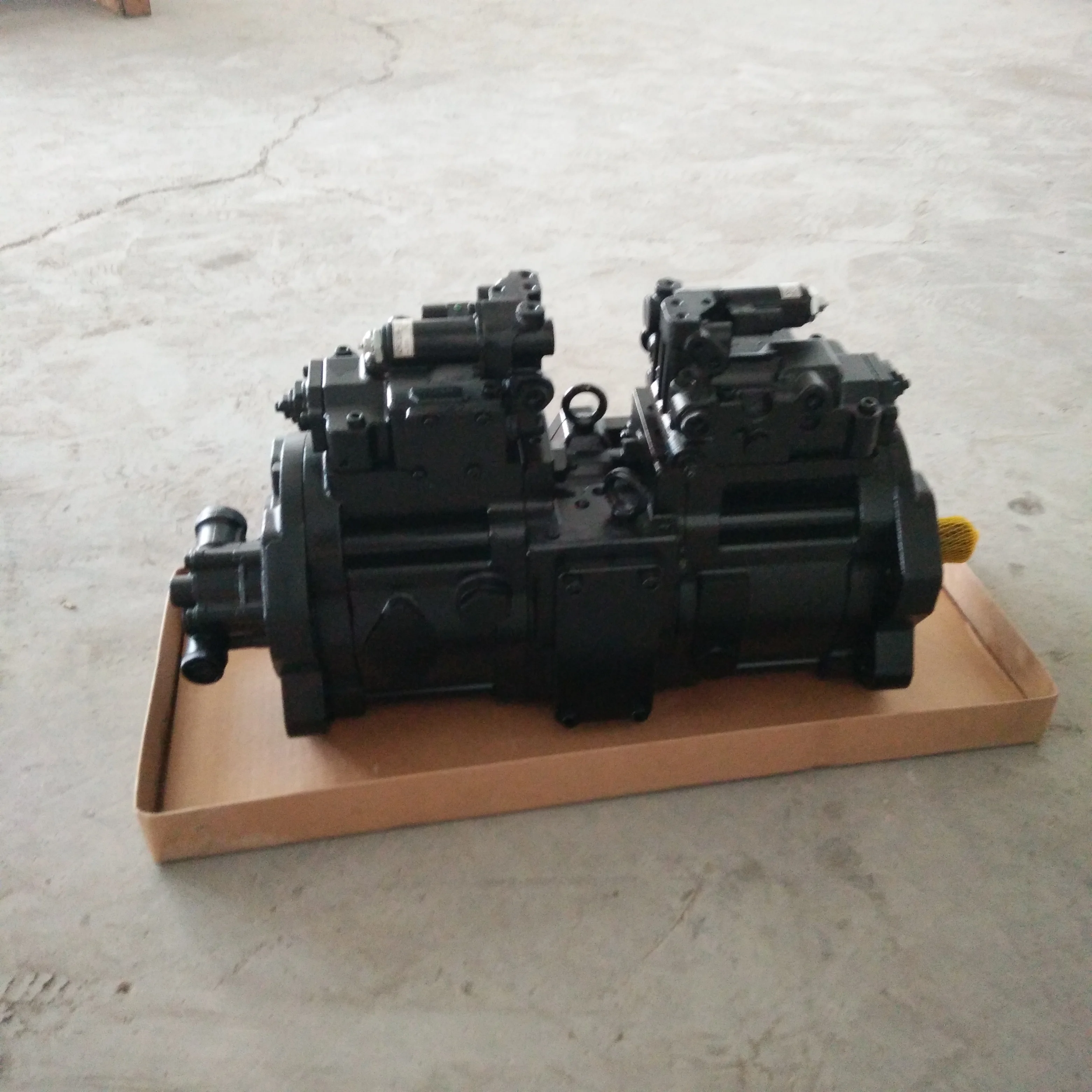 SK200 Excavator Pump SK200-6 Hydraulic Pump In Stock