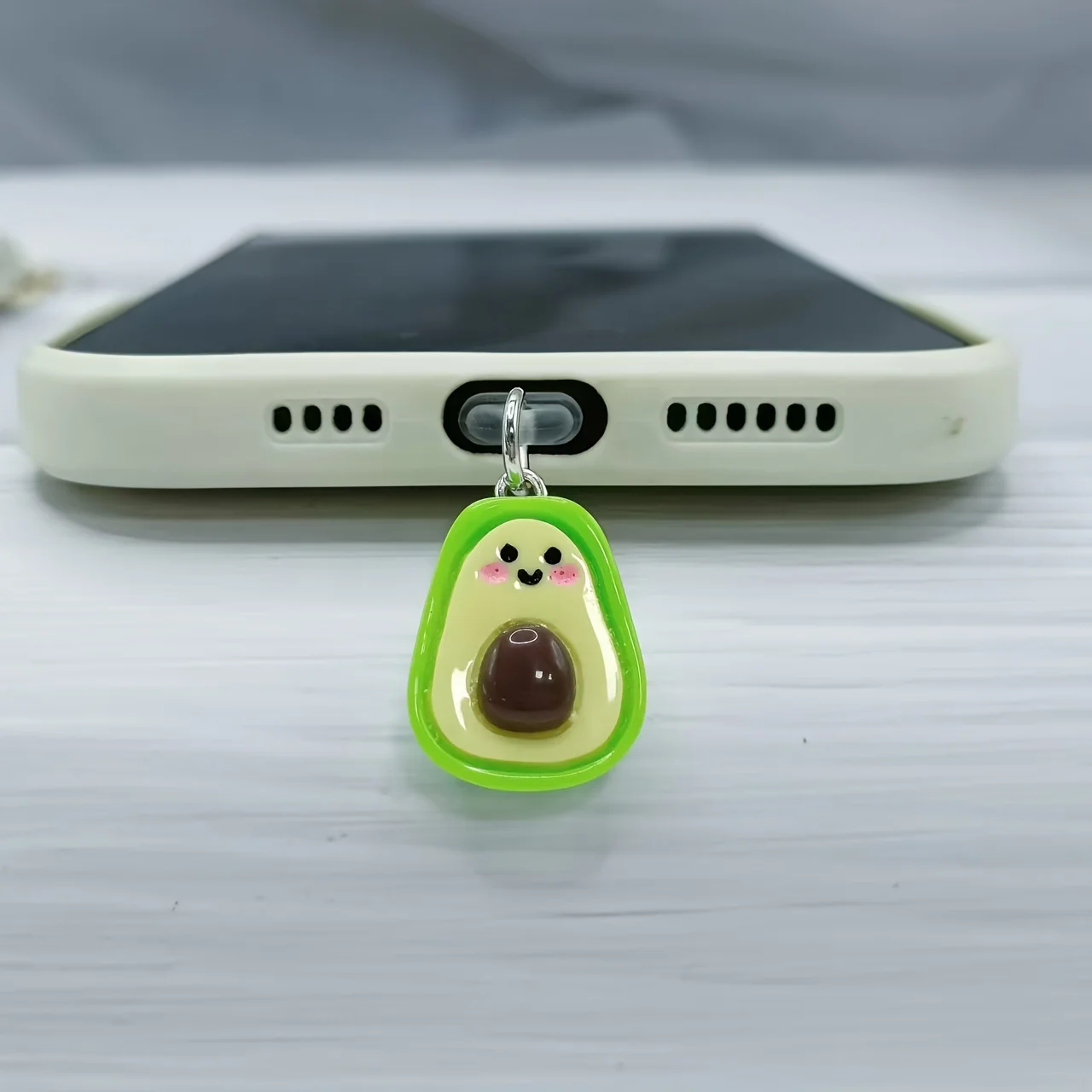 قطعة واحدة من ملحقات هاتف نصف الأفوكادو من الفاكهة الاصطناعية، قابس غبار هاتف الأفوكادو الاصطناعي مناسب لواجهة Iphone/Type-C