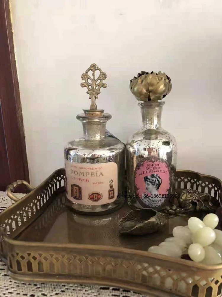 India Imported European French Light Luxury Handmade Old Retro Glass Brass Lid Perfume Bottle Aromatherapy Bottle Props Ornament
