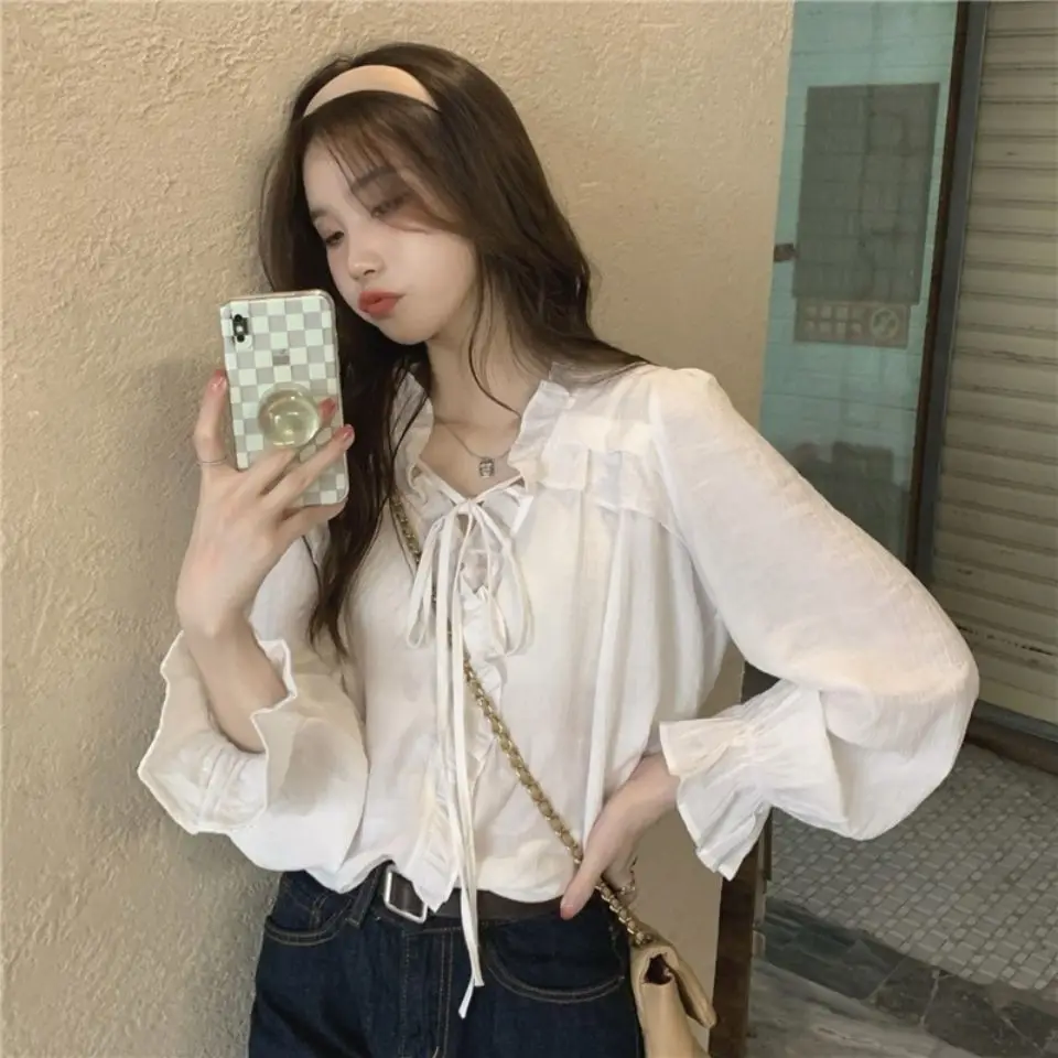 Korean Spring Autumn Temperament Gentle V-neck Lace Shirt Women\'s Loose Strap Trumpet Sleeve Chic Long Sleeved Top New Style