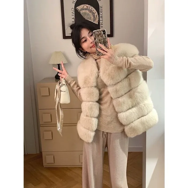 سترة ثعلب للنساء لخريف وشتاء 2025 جديدة فضفاضة من الفرو منتج ساخن صديق للبيئة معطف فرو قصير عصري للشباب WLF #4