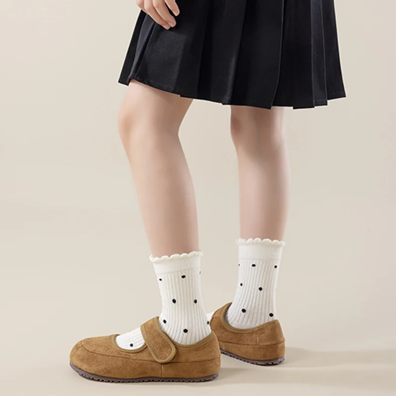 Five pairs of girls' autumn and winter Korean-style versatile polka dot knee-high socks soft and comfortable