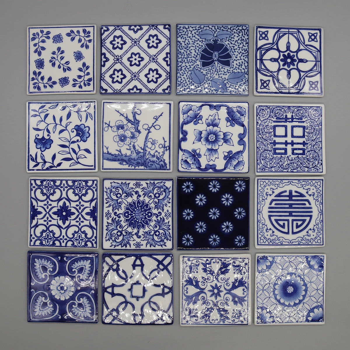Dekorative Keramikfliesen, Keramikuntersetzer, blaue und weiße Keramik 10 x 10 cm, Heimdekoration