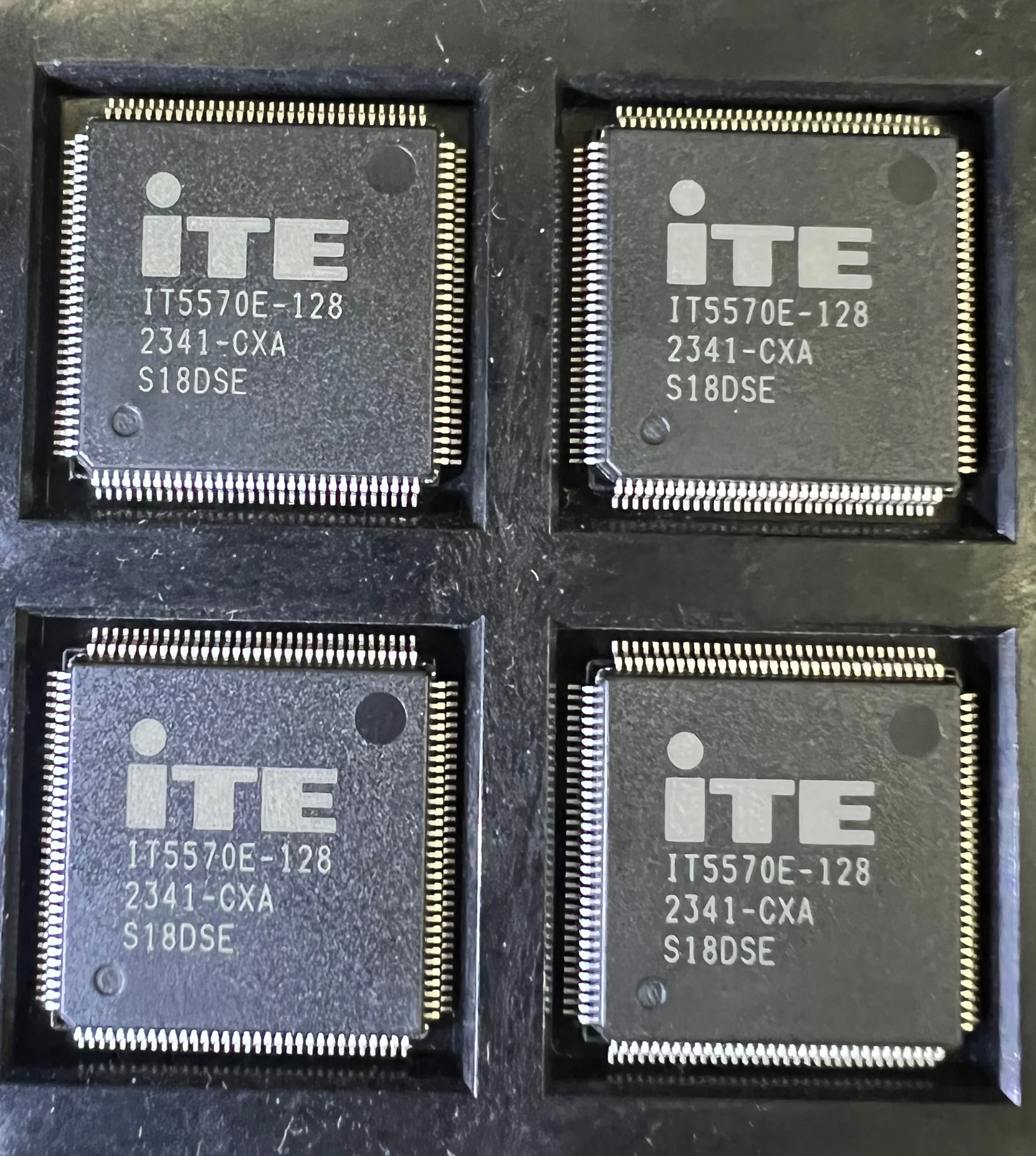 الأصلي ، cxcxs IT557OE LQFP128 ، جديد ، شحن مجاني ، 5-10 لكل لوت