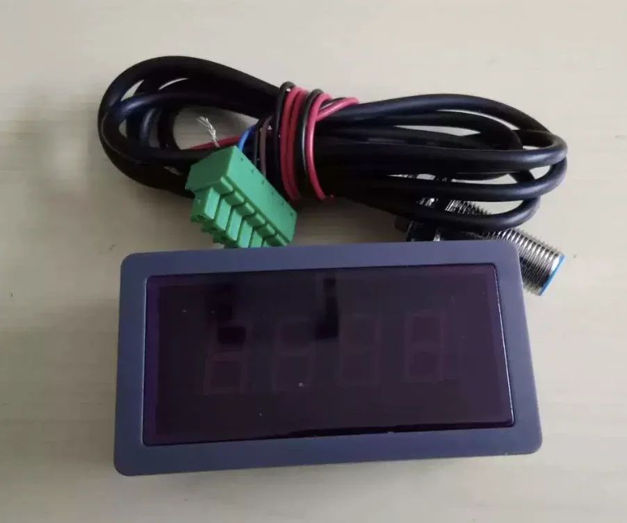 Digital tachometer/electronic gear divider/line speed conversion/requires additional alarm buzzer