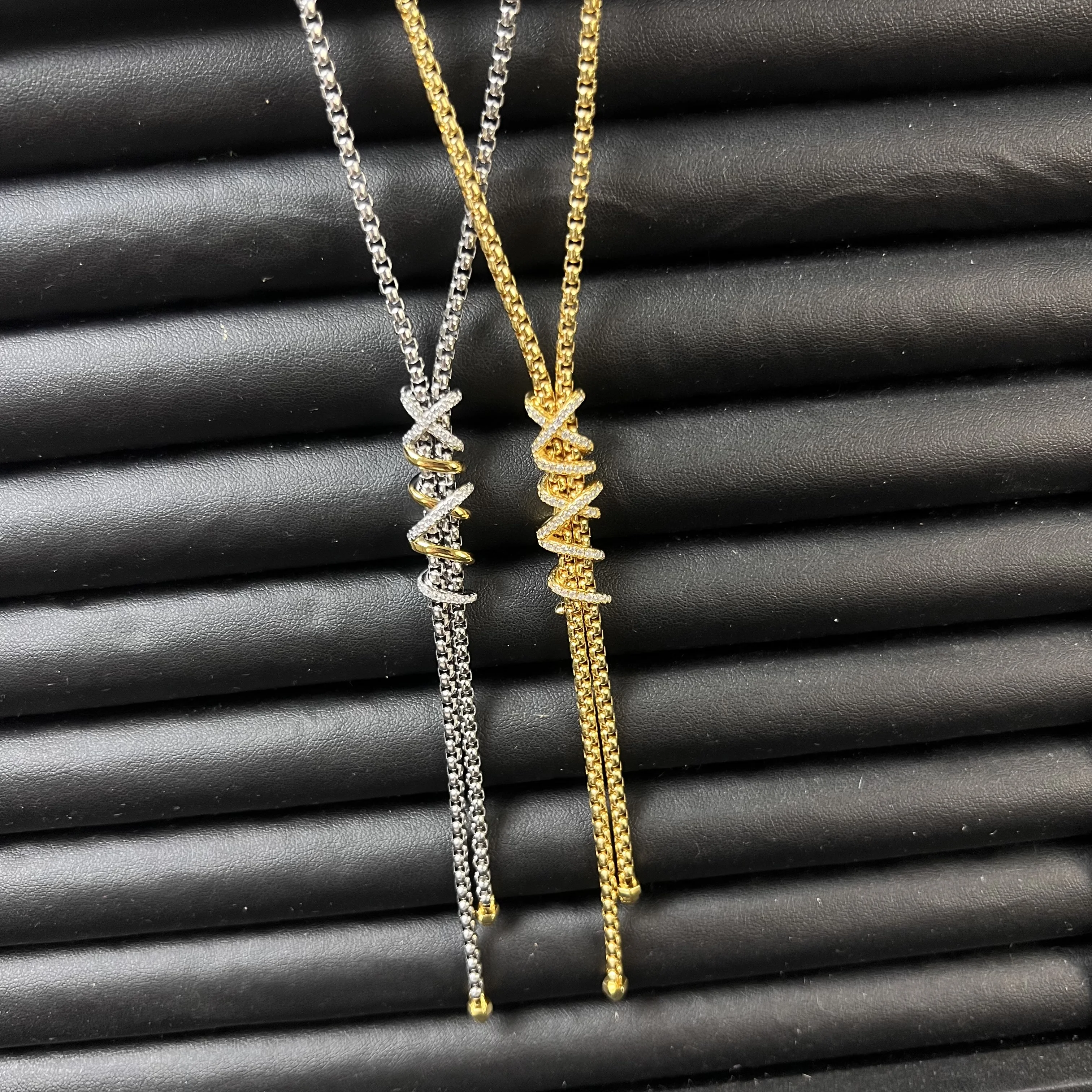 S925 plata esterlina 2025 nuevo Helena Y collar largo tendencia de moda neutral personalidad retro clásico simple regalo de joyería de lujo