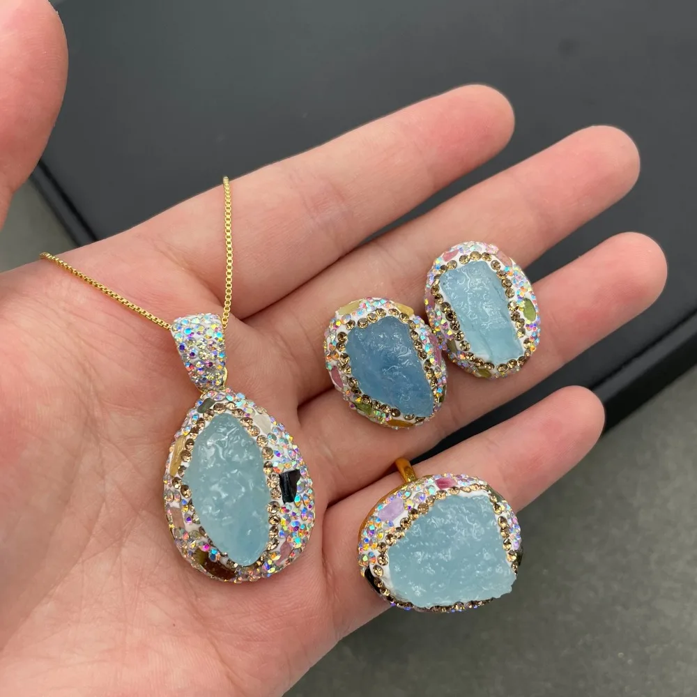 

Natural Sea Blue Treasure Original Stone Pendant Necklace Earrings Ring Set Women's Simple and Elegant Ladies Exquisite Jewelry