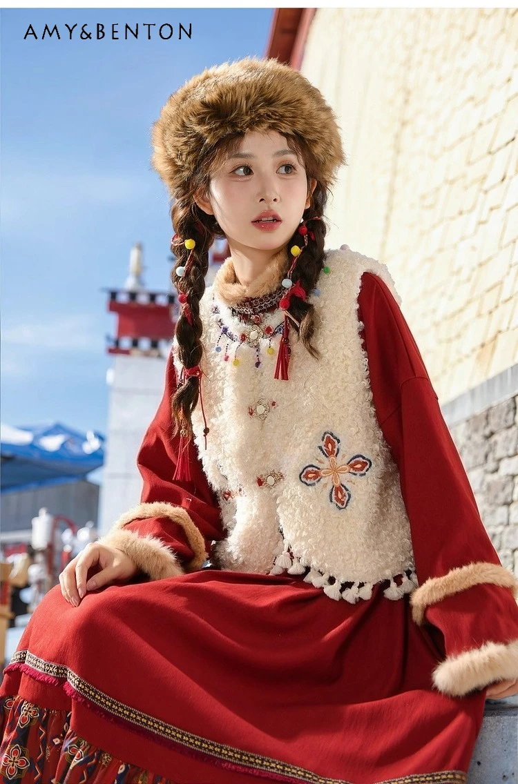 

2025 Autumn Winter New Women's Vintage Ethnic Style Embroidered Beige Sleeveless Round Neck Single-Breasted Vest Jacket