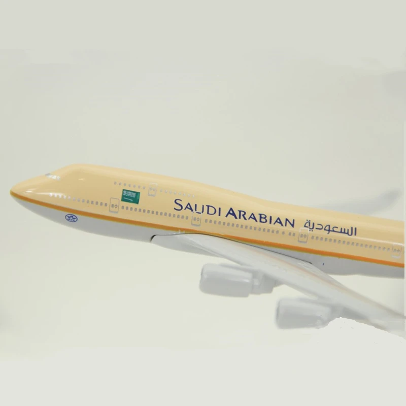 16CM Airplanes Saudi Arabian Airlines Boeing B747 Plane Model Toys Metal Diecast Aircraft Collectible Display