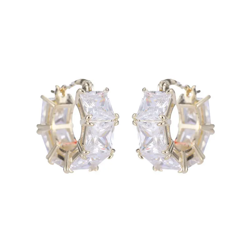 New fashionable and simple earrings, niche and dazzling square zircon delicate and small ring earrings