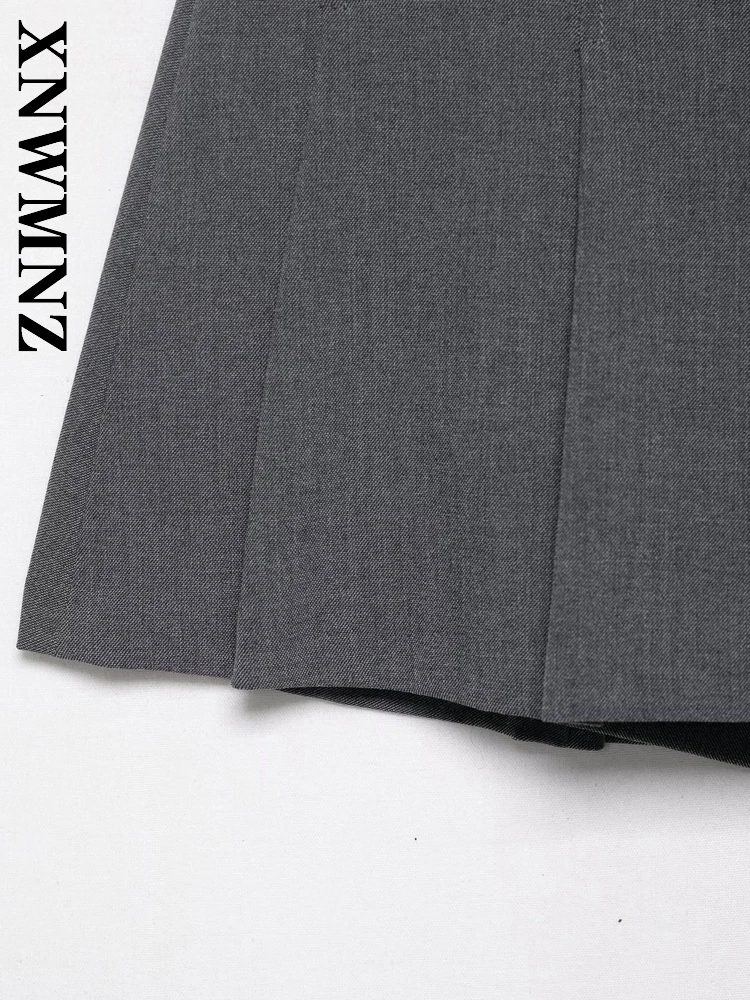 XNWMNZ 2025 automne nouvelles femmes vêtements Sexy décontracté mini jupe plissée Chic mode femme gris Simple mince avec ceinture