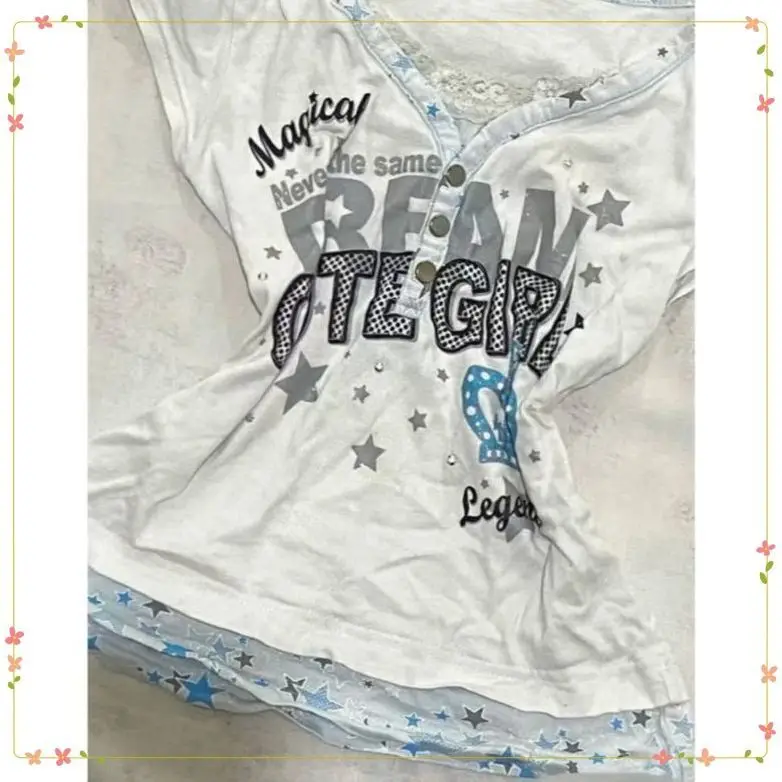 Y2K Print Short Sleeve T-Shirt Women Vintage Lace Trim V-Neck Button Detail Casual White Tee Sweet Streetwear Aesthetic Top 2026